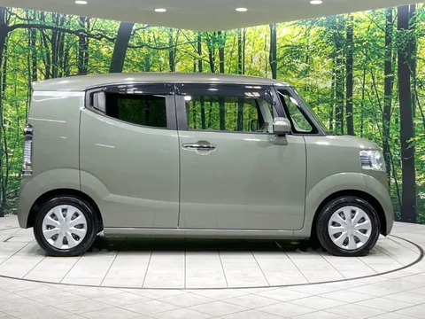 Honda N-BOX Slash