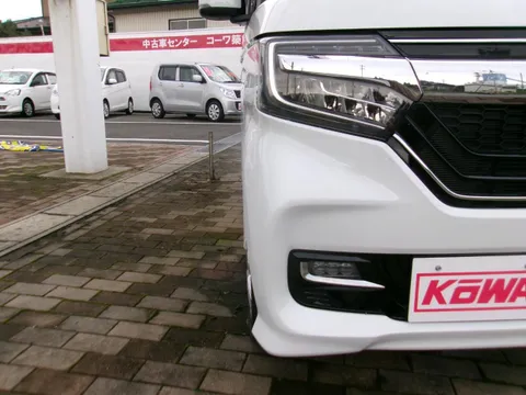 Honda N-BOX Custom