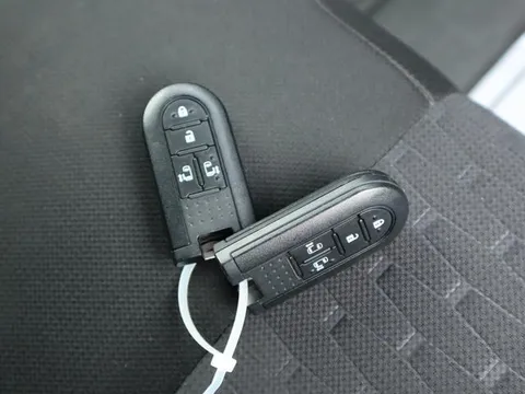 Toyota Pixis Mega