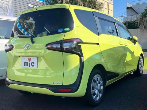 Toyota Sienta