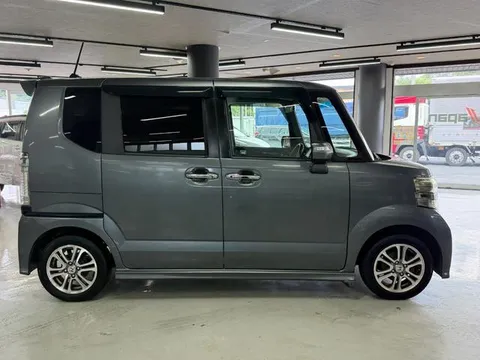 Honda N-BOX Plus Custom