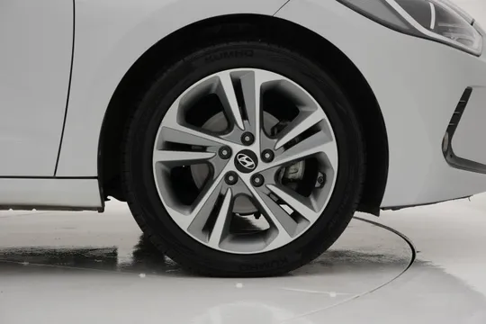 Hyundai Elantra (Avante)