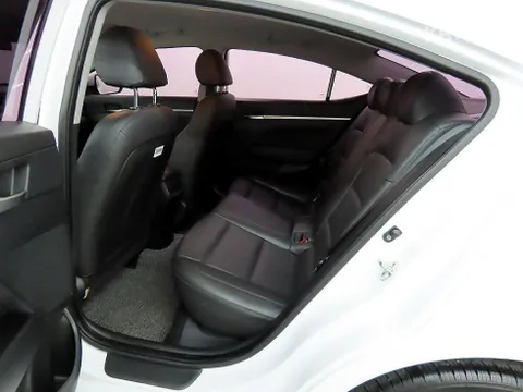 Hyundai Elantra (Avante)