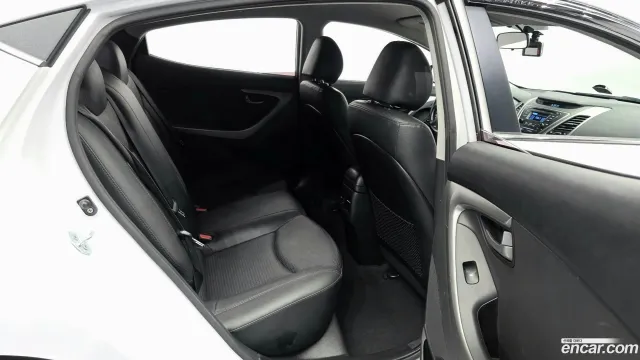 Hyundai Elantra (Avante)