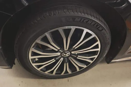 Volkswagen Phideon