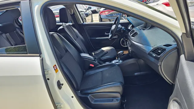 Renault SM3