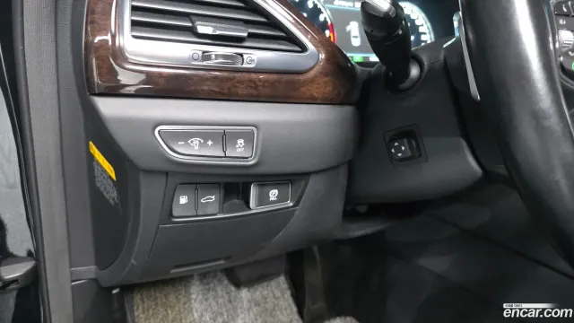 Genesis G90 (EQ900)