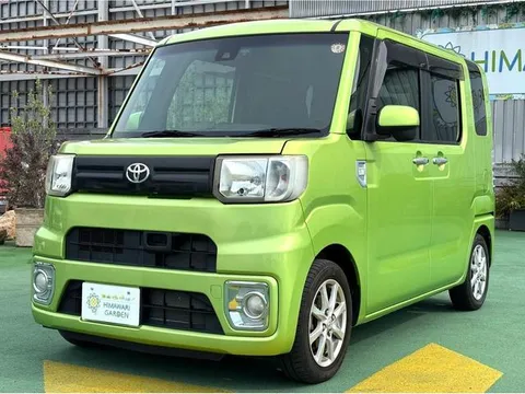 Toyota Pixis Mega