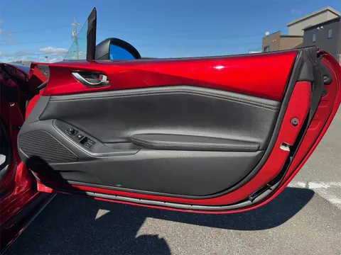 Mazda MX-5 (Roadster)