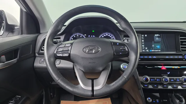 Hyundai Elantra (Avante)