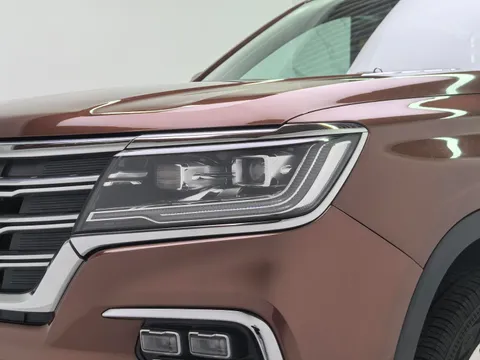 Roewe RX8