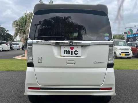 Honda N-BOX Custom