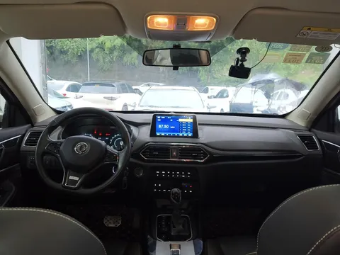 DFSK Glory S560