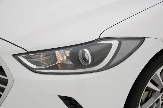 Hyundai Elantra (Avante)