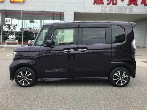 Honda N-BOX Custom