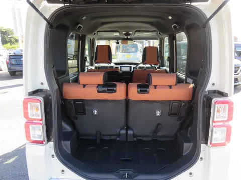 Toyota Pixis Mega