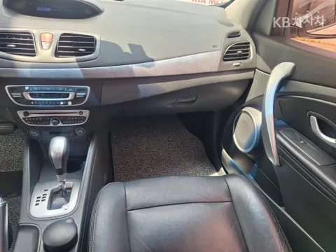 Renault SM3