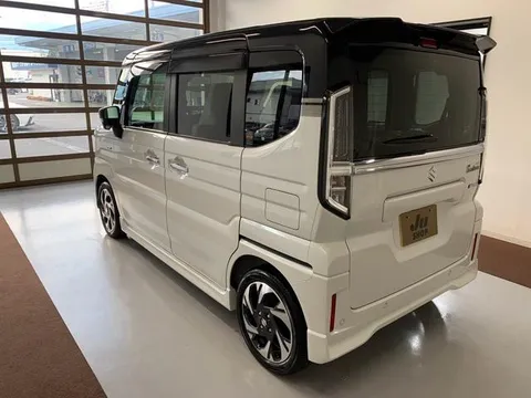 Suzuki Spacia Custom