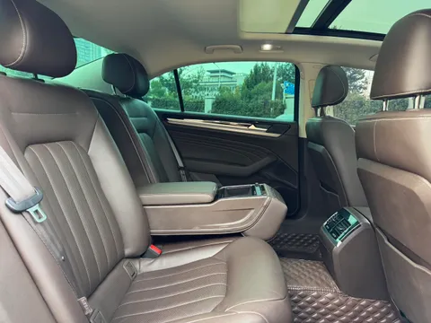Volkswagen Phideon