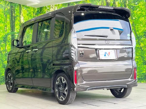 Honda N-BOX Custom