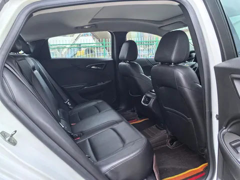 Chevrolet Malibu XL