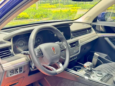 Hongqi HS5