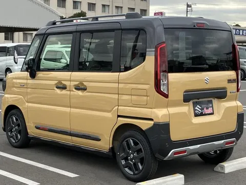 Suzuki Spacia Gear