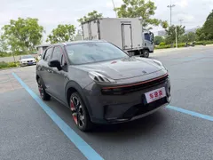 Lynk & Co 06