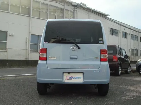 Toyota Pixis Space