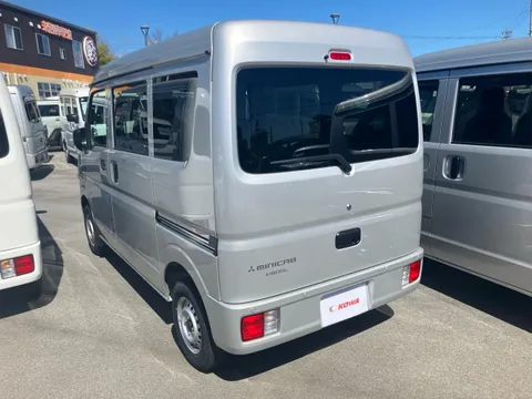 Mitsubishi Minicab Van