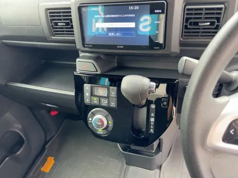 Toyota Pixis Mega