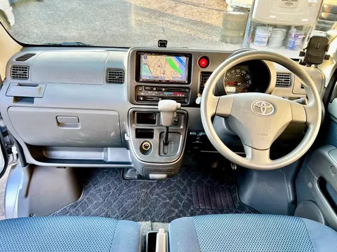 Toyota Pixis Van