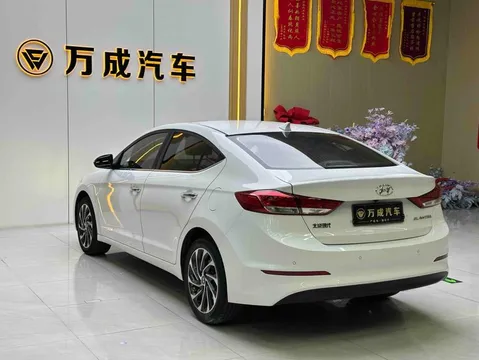Hyundai Elantra (Avante)