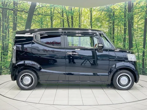 Honda N-BOX Slash