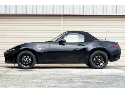 Mazda MX-5 (Roadster)