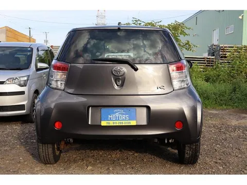 Toyota iQ