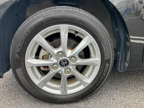 Toyota Pixis Mega