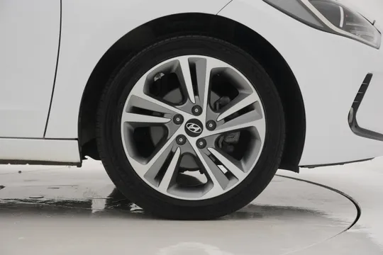 Hyundai Elantra (Avante)