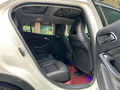 Mercedes-Benz Mercedes-Benz GLA