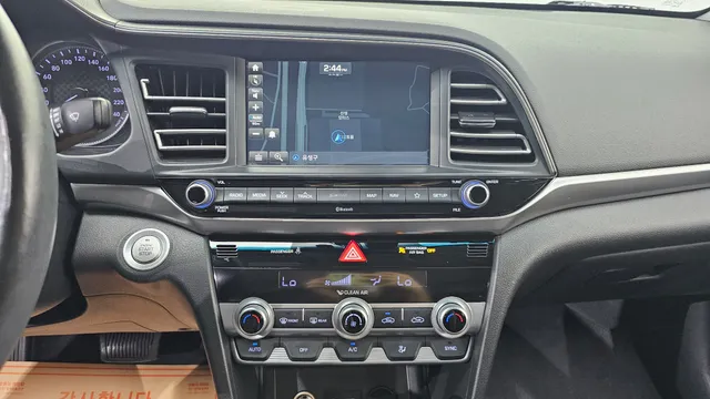 Hyundai Elantra (Avante)