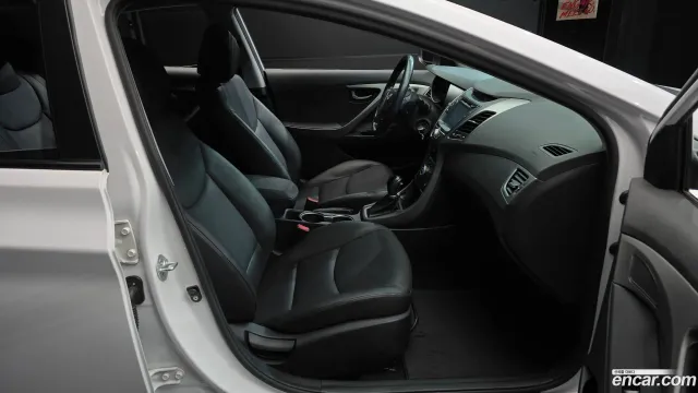 Hyundai Elantra (Avante)