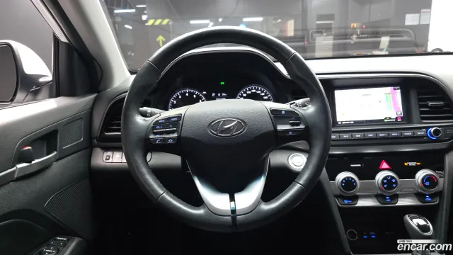 Hyundai Elantra (Avante)