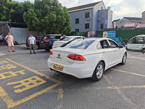 Volkswagen Lamando