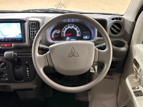 Mitsubishi Minicab Van