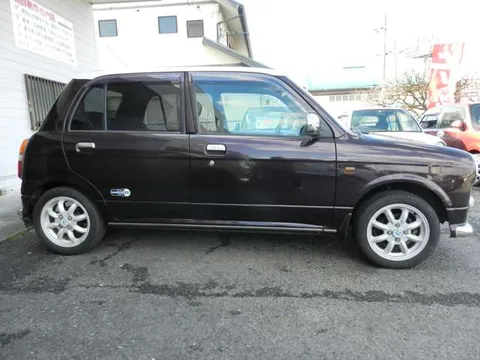 Daihatsu Mira Gino