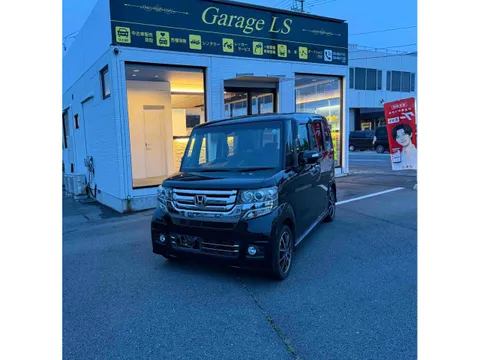 Honda N-BOX Custom