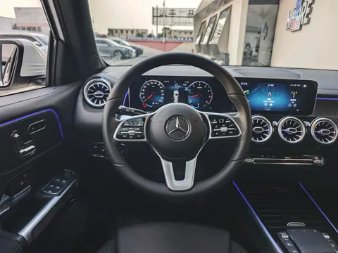 Mercedes-Benz Mercedes-Benz GLB