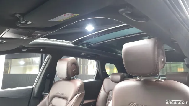 Hyundai Grand Santa Fe (Maxcruz)