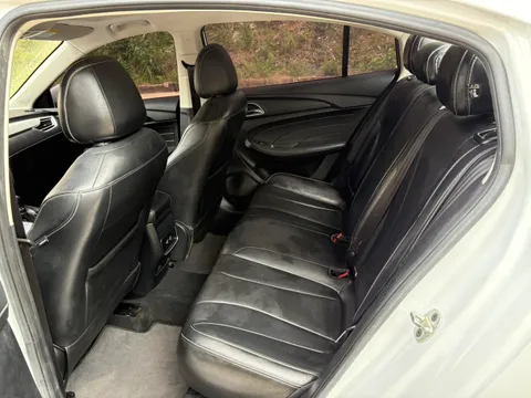 Roewe i5