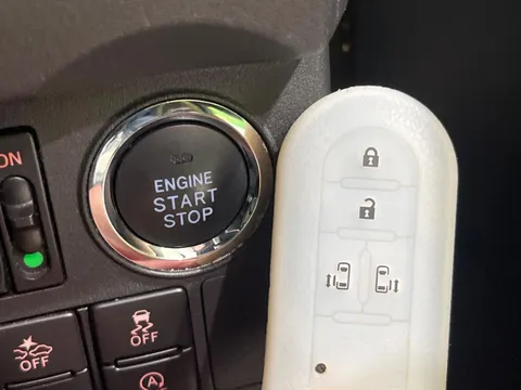 Toyota Pixis Mega